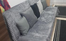 Cosy One Bedroom Flat In London